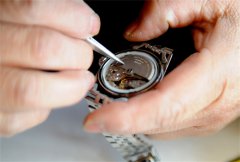 美度手表遭遇水汽困扰？快来掌握这些紧急处理妙招