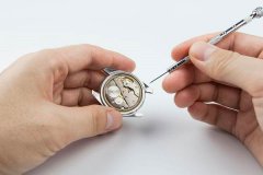 美度手表星期莫名走快？精准调校秘籍在此